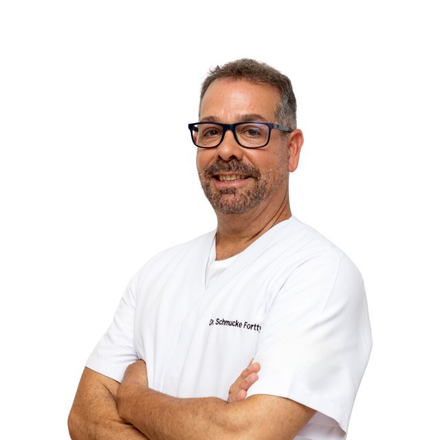 Dr. Eric Schmucke Fortty, Aesthetic medicine · Clínica Apolo